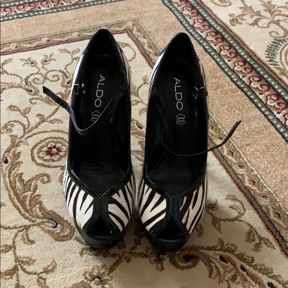 Aldo Mary Jane platform shoes. - Picture 2 of 5